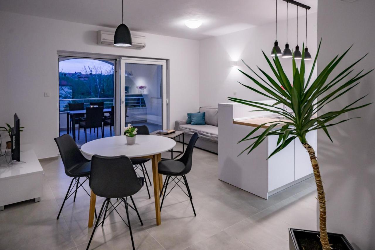 Apartmani Villa Zora Лопар Екстериор снимка