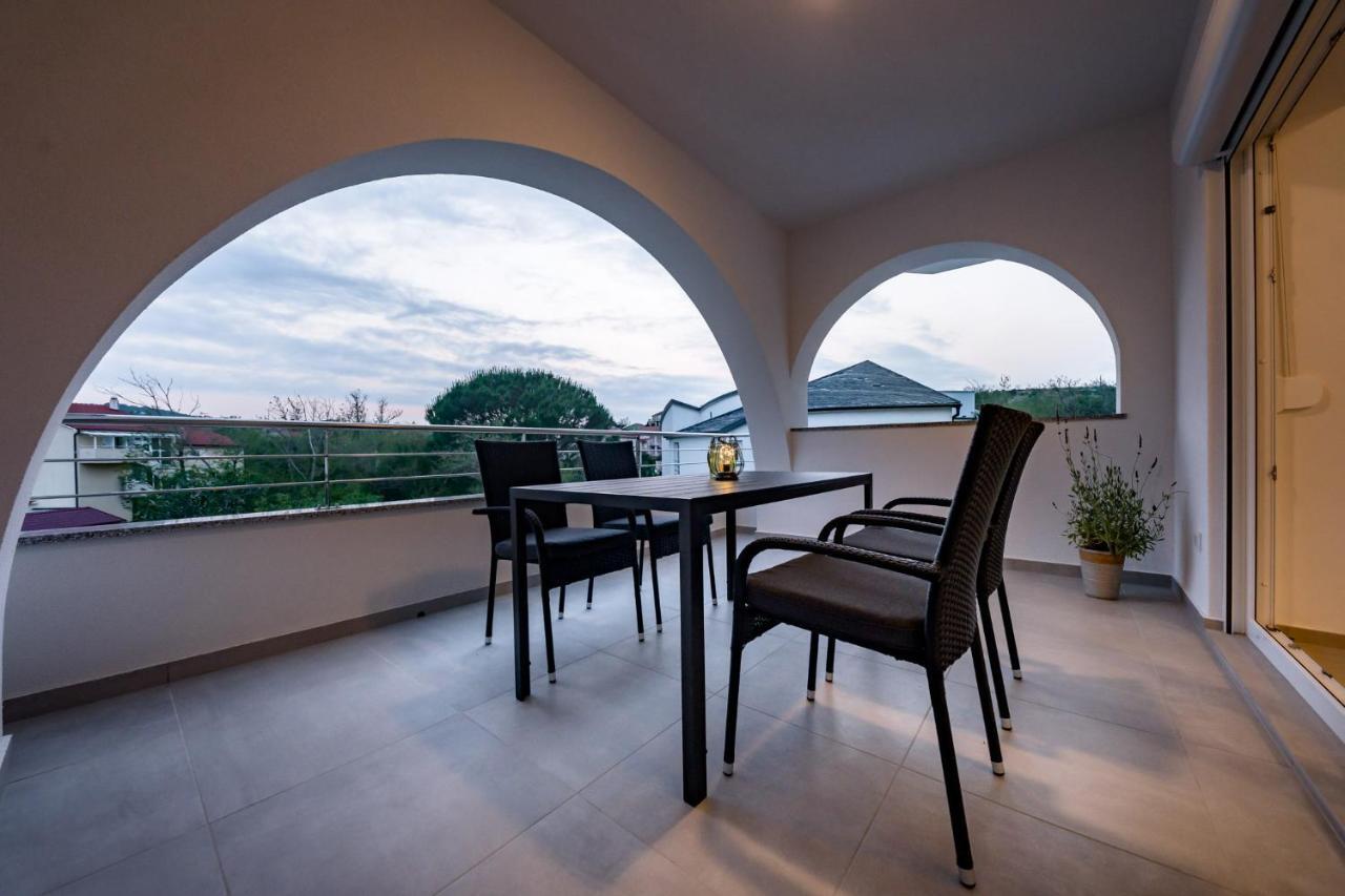Apartmani Villa Zora Лопар Екстериор снимка