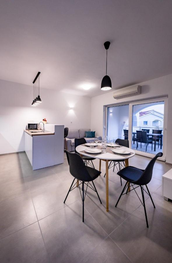 Apartmani Villa Zora Лопар Екстериор снимка