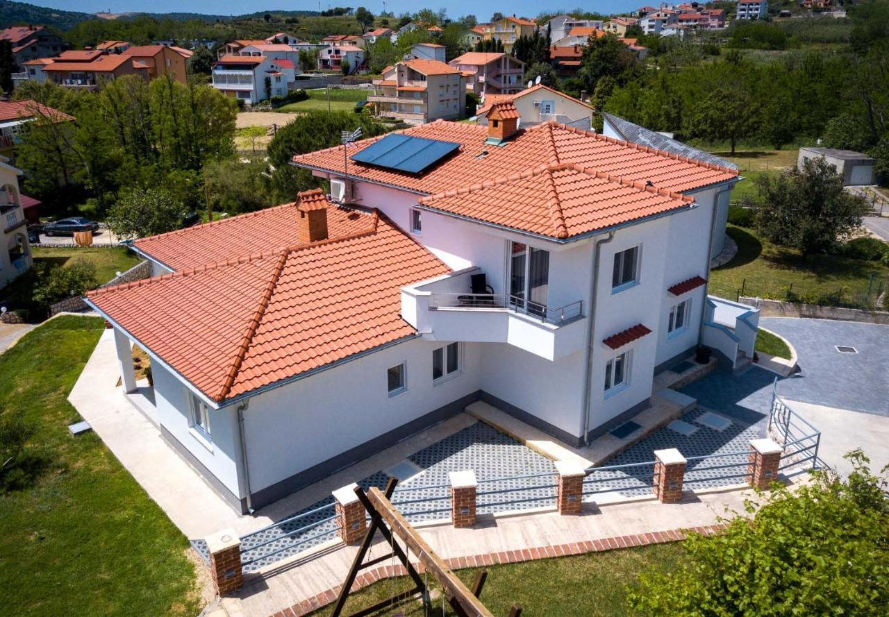 Apartmani Villa Zora Лопар Екстериор снимка